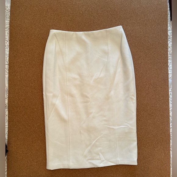 ALICE + OLIVIA - WHITE SKIRT - Sz 0 - Picture 1 of 4